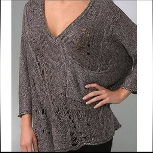 La ROK LUXE Women's Sweater Size Small Gray Oversized Distressed Pullove…